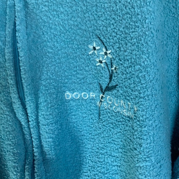 5/$20 Cuddly & Clean Sweatshirt Size Large - Picture 2 of 5